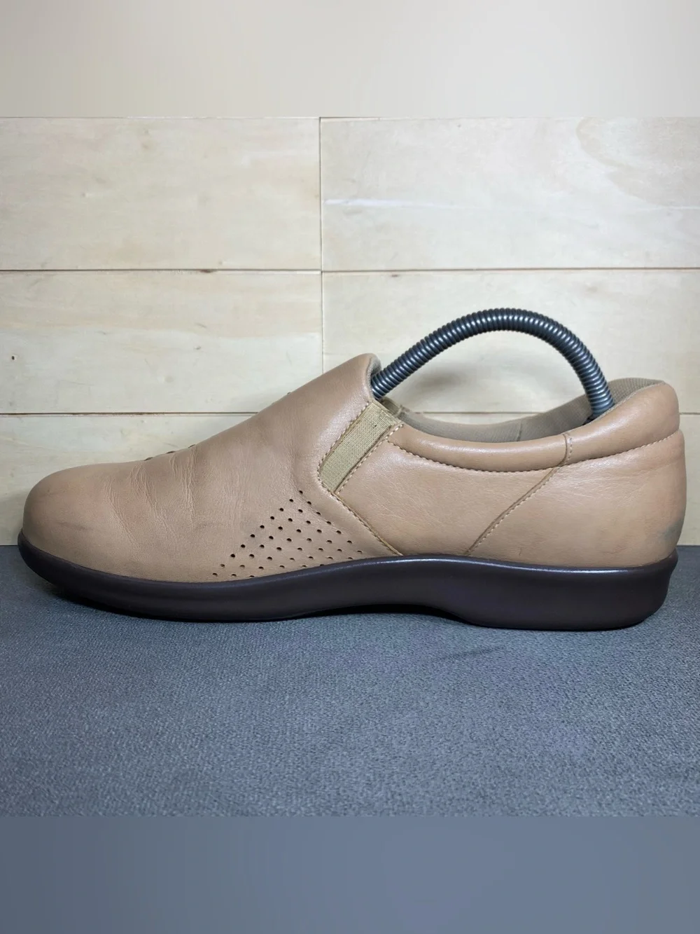 SAS Viva Slip-Ons Tan Leather Women's Size 10 N Shoes Tripad Comfort Loafers